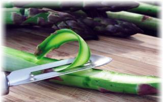 Как приготовить спаржу: советы молодым хозяйкам Салат из зеленой спаржи с кедровыми орешками и авокадо в мультиварке